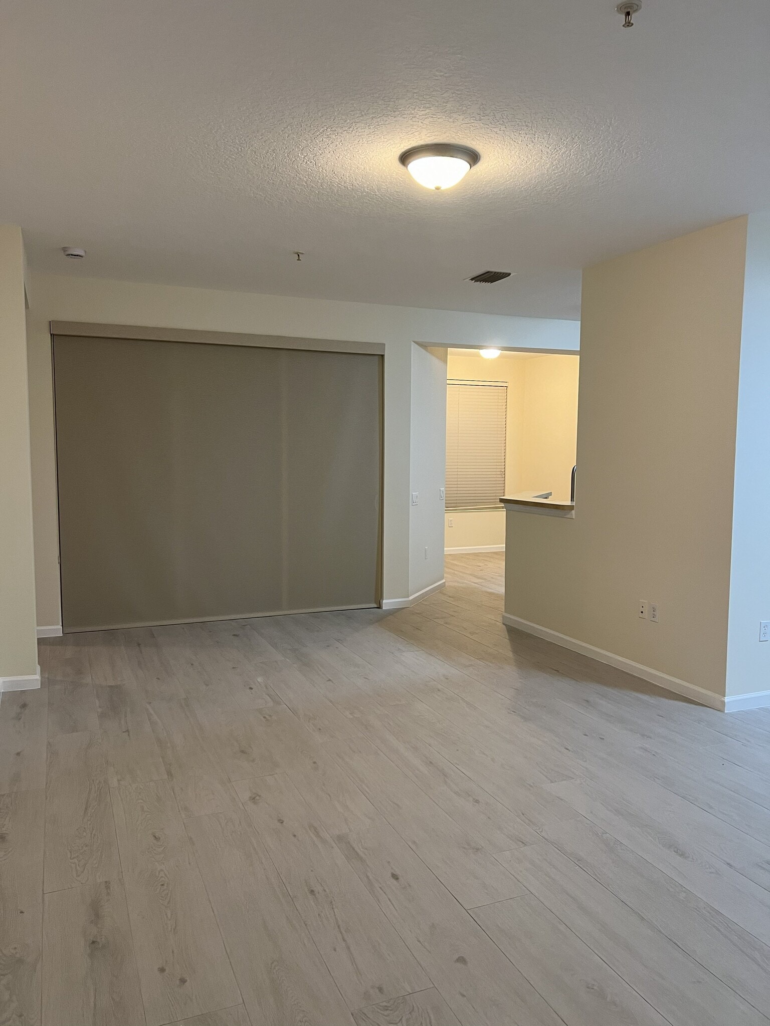 Building Photo - 2128 River Turia Cir