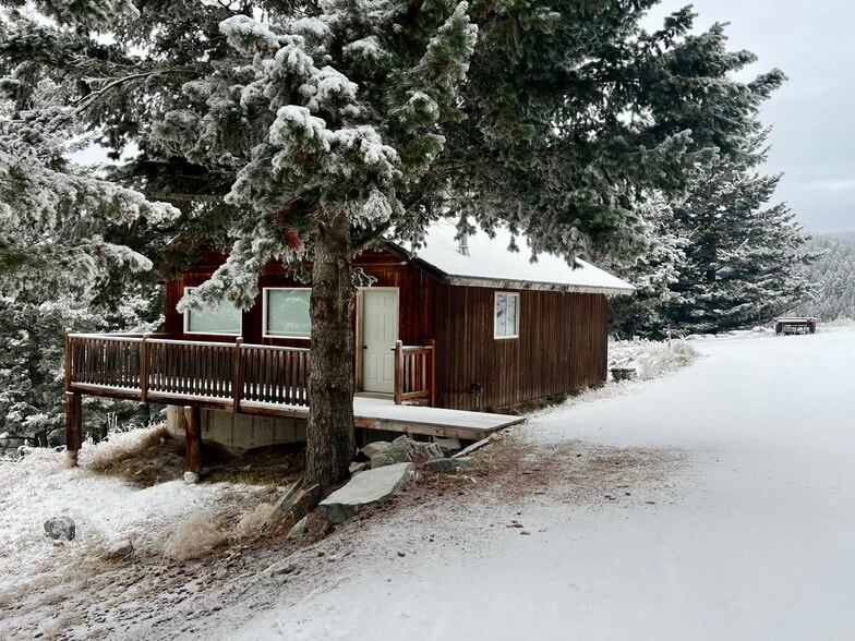 Building Photo - 1150 Hidden Ranch Rd