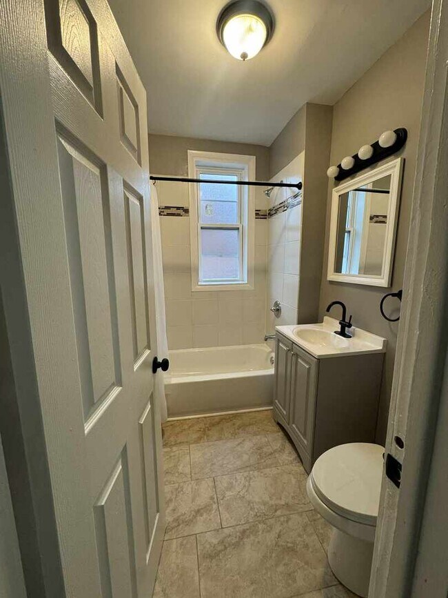 Building Photo - 6601 S Langley Ave