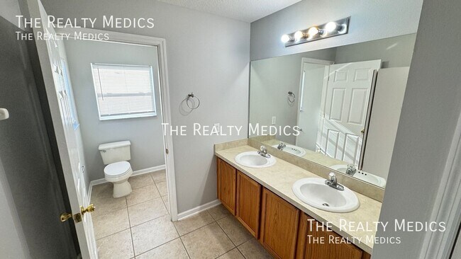 Building Photo - 626 Fern Lake Dr