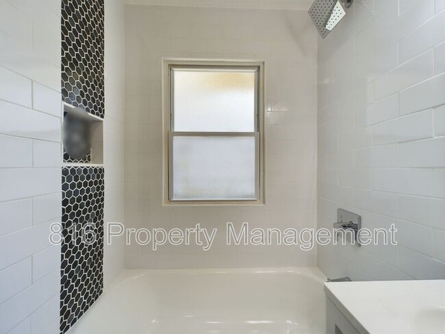 Building Photo - 4535 Lister Ave