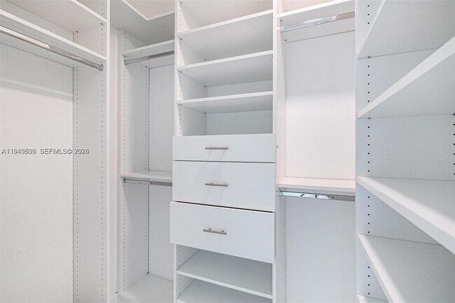 Building Photo - 851 NE 1st Ave