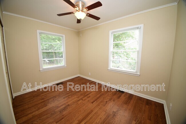 Building Photo - 2513 S Sandusky Ave