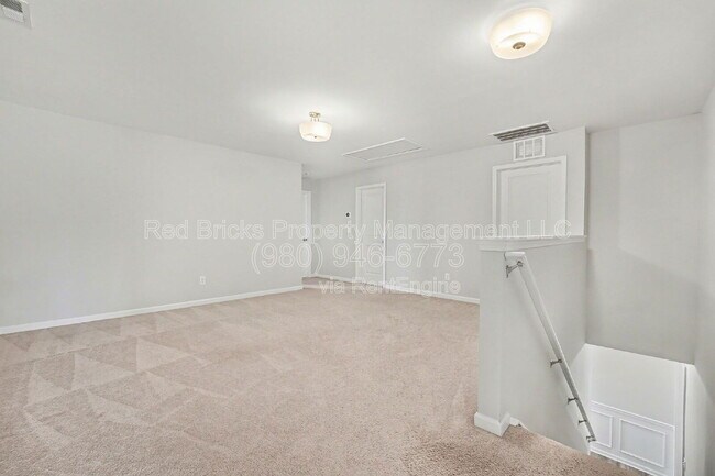 Building Photo - 5984 River Mdw Ct