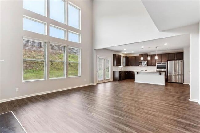 Building Photo - 5530 Mirror Lake Dr