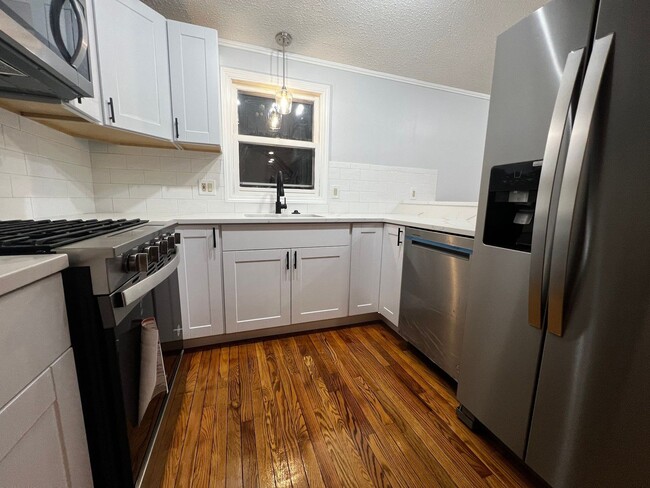 Building Photo - 4-Bedroom, 2-Bath Home with Modern Comforts in Tyngsboro, MA