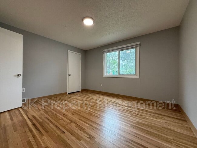 Building Photo - 2213 7th Ave N