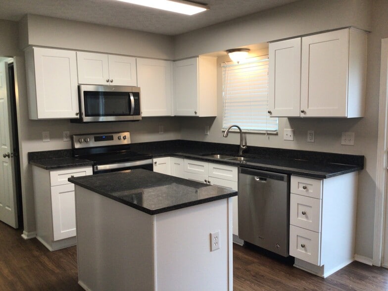 Building Photo - 513 Allis Pl W