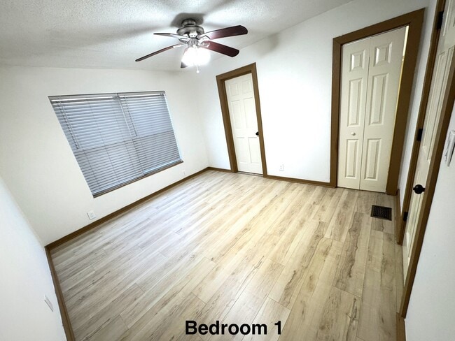 Building Photo - 202-1