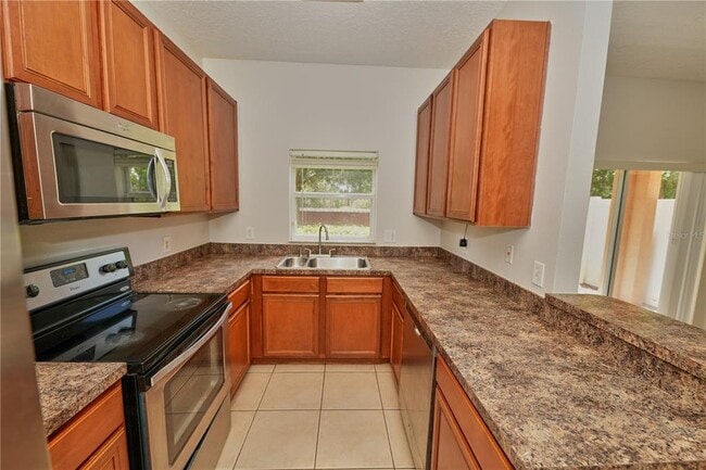 Building Photo - 2730 Retreat View Cir