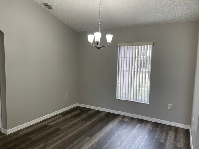 Building Photo - Great Home