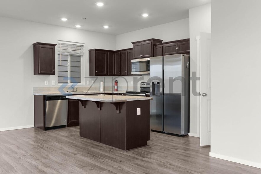 Building Photo - 11013 186th St E