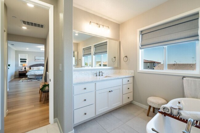 Building Photo - 4623 Flagstaff Dr