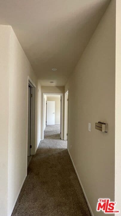 Building Photo - 545 S Manhattan Pl