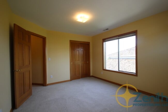 Building Photo - 2914 NW 9th Ave