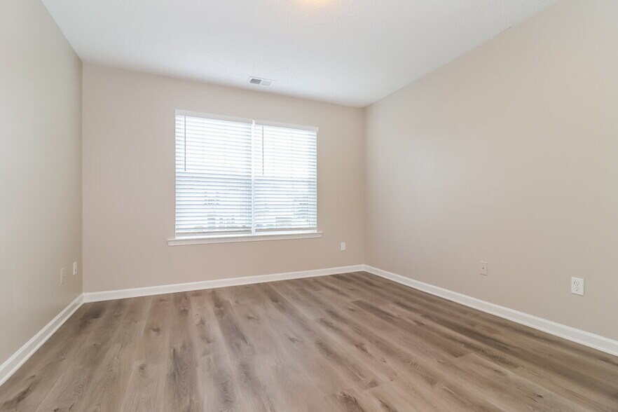 Building Photo - 69 Middlebrook Dr