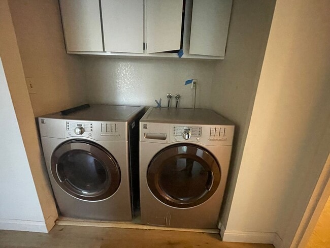 Building Photo - Beautifully Updated 3-Bedroom Condo in Pri...