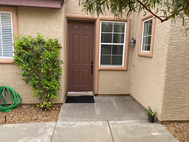 Building Photo - 6005 Linosa Ct