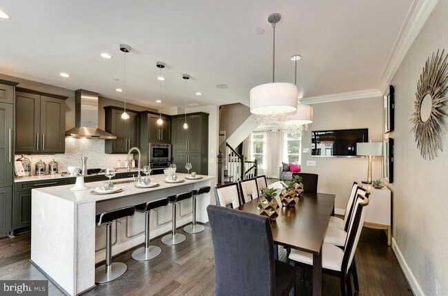 Building Photo - 1527 16th Rd N