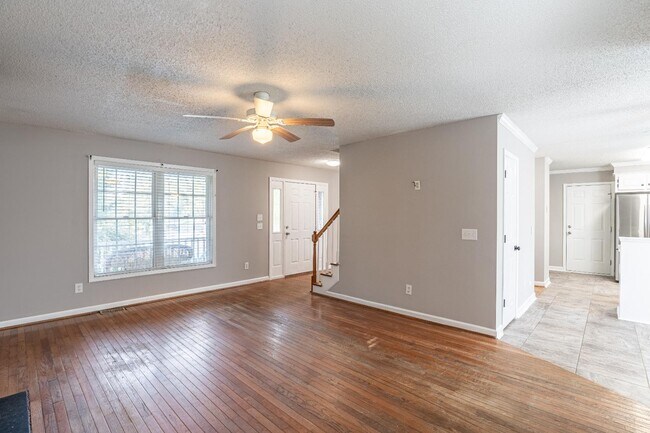 Building Photo - 509 Holly Ridge Ln