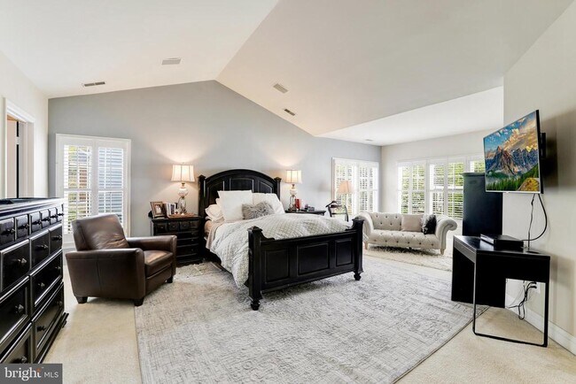 Building Photo - 2945 Oakton Knoll Ct