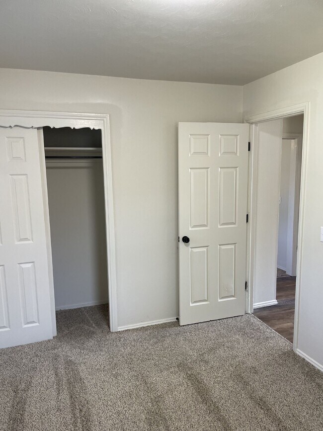 Building Photo - 3 Bedroom in Bethany