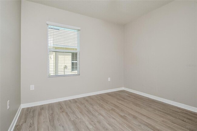 Building Photo - 2037 Van Buren Loop