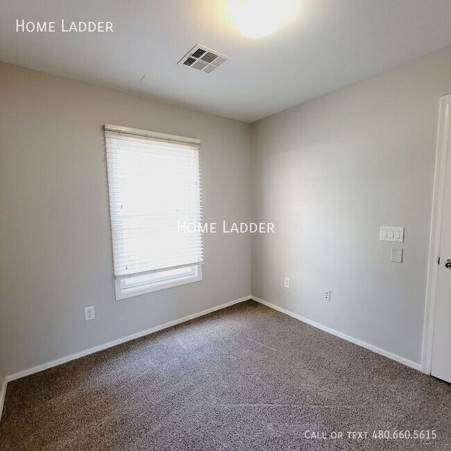 Building Photo - 1369 S Sabino Dr