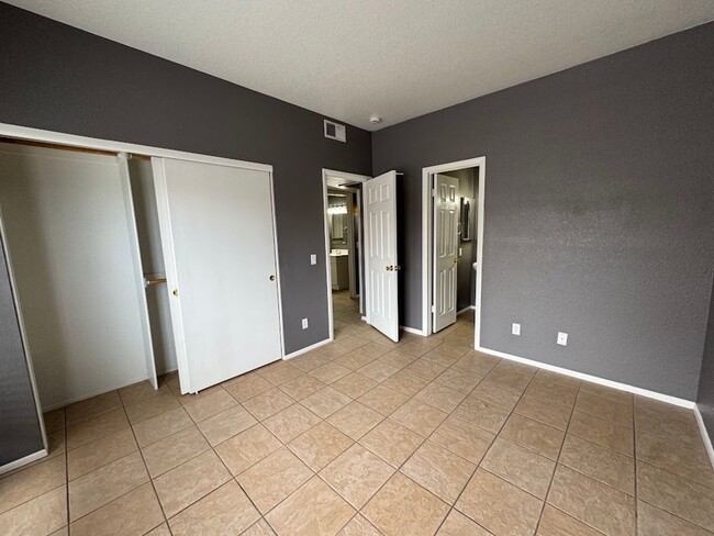 Building Photo - 11666 N 28th Dr