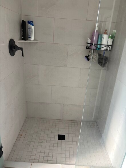 Building Photo - 9300 Asoka Ave