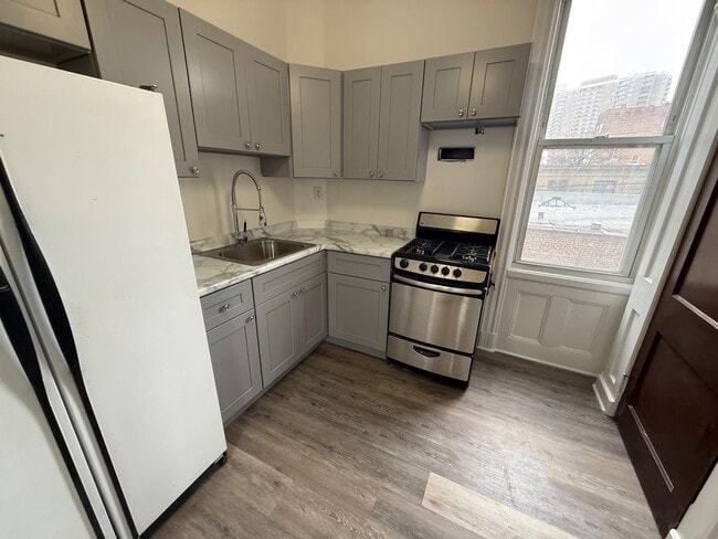 Building Photo - 4619 Park Ave