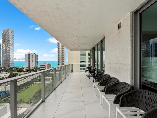 Building Photo - 300 Sunny Isles Blvd