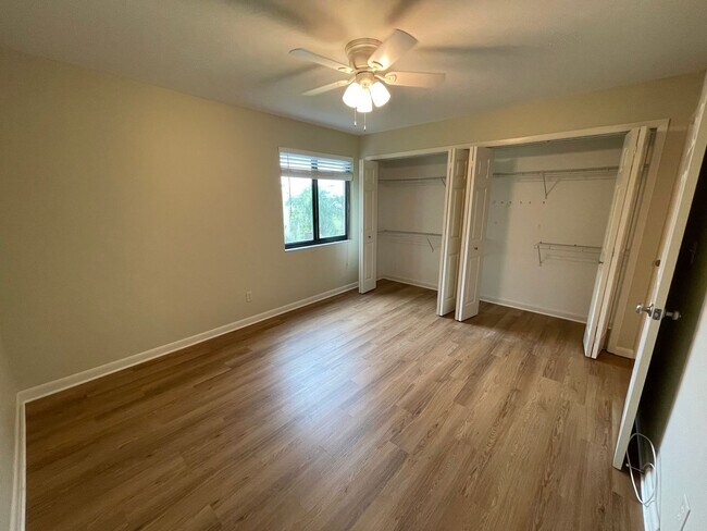 Building Photo - ANNUAL RENTAL - LAKEWOOD 1 BED/1 BATH WITH CARPORT