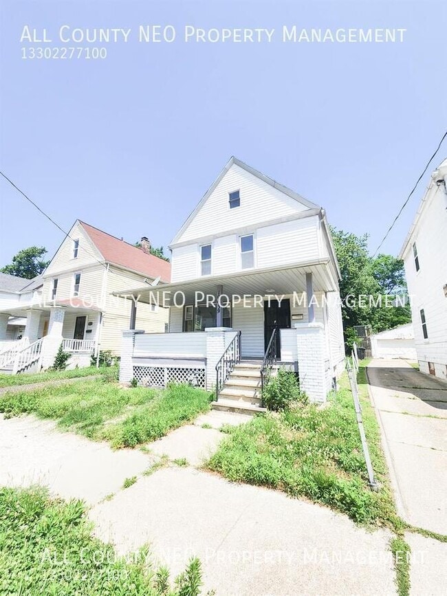 Building Photo - 10639 Dupont Ave