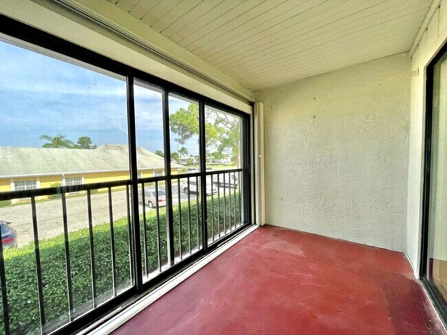 Building Photo - CENTRALLY LOCATED- UPDATED UNFURNISHED ANNUAL RENTAL