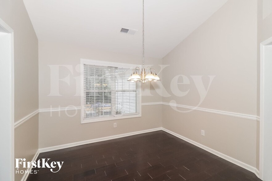 Building Photo - 7250 Lanier Cove Ct