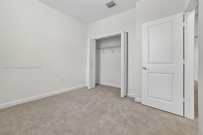 Building Photo - 2748 SE 26th Ave