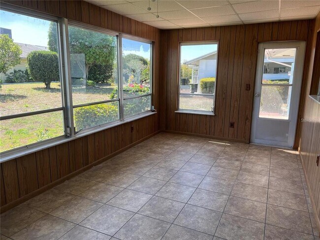 Building Photo - 1514 Bunker Hill Dr
