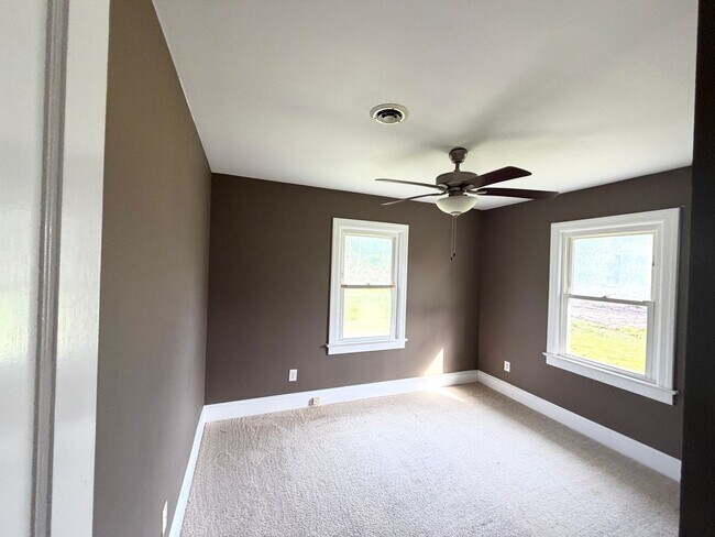 Building Photo - Coming Soon! Masonboro-south Wilmington location charming country home