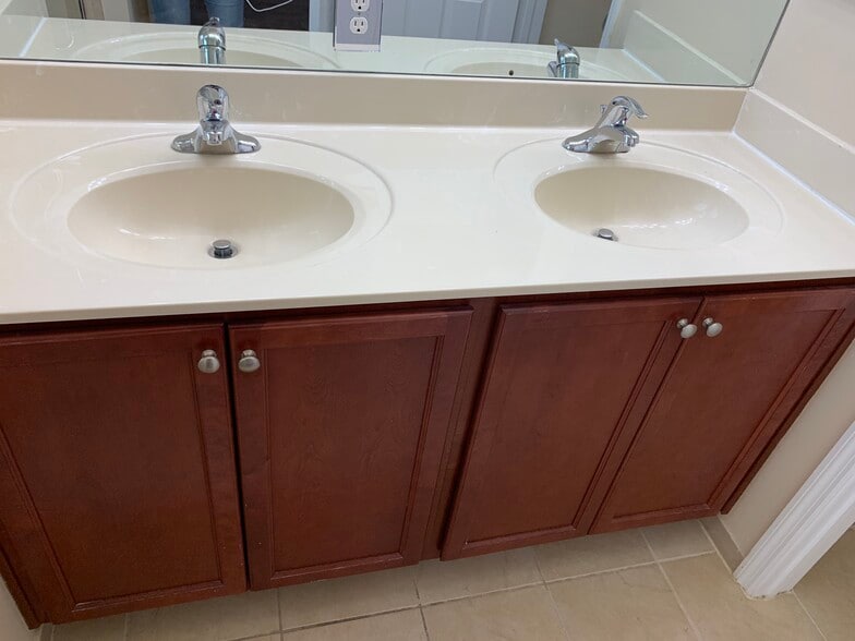 Building Photo - 3236 NW 31st Ter