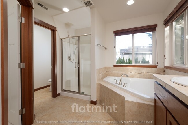 Building Photo - 4418 137th Pl SE