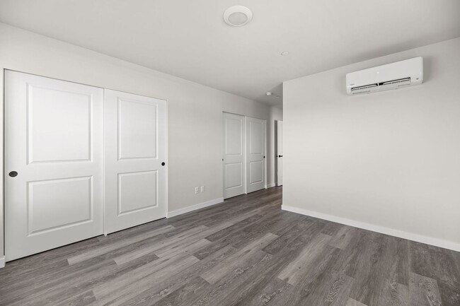 Building Photo - New Luxury Townhomes - Don't Miss Out!