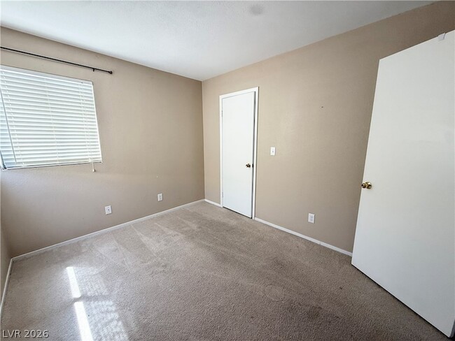 Building Photo - 2066 Waverly Cir