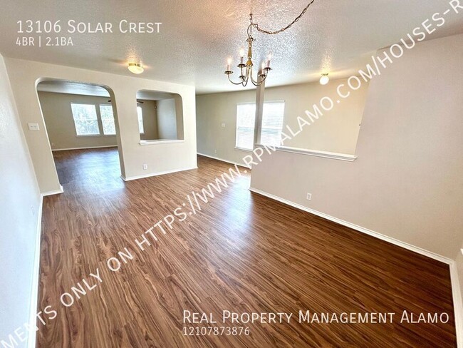 Building Photo - **MOVE IN SPECIAL** 4 Bedroom 2.5 Bath Hom...