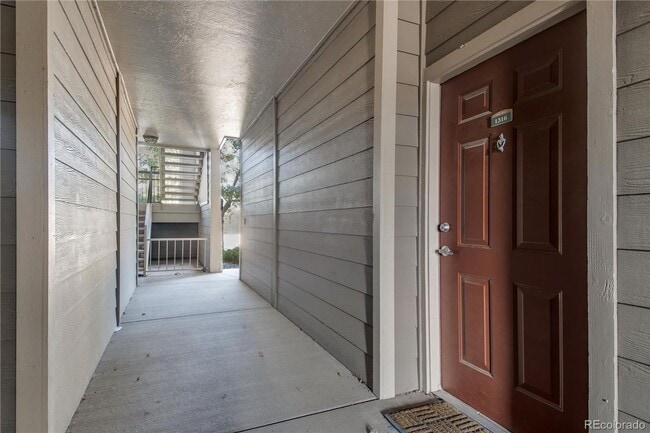 Building Photo - Charming 1 bed/1 bath Condo with Garage- Gated Community with Pool and Fitness Center