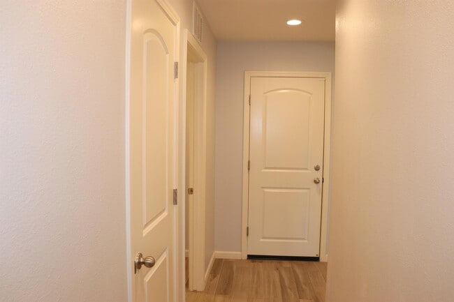 Building Photo - 1884 Clover Drive