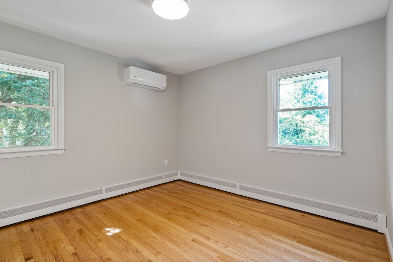 Building Photo - 707 Fairview Ave