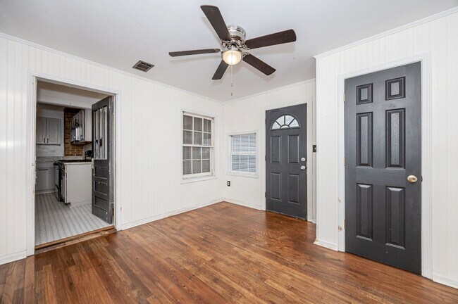 Building Photo - Cute 2 Bed 1 Bath in Pascagoula