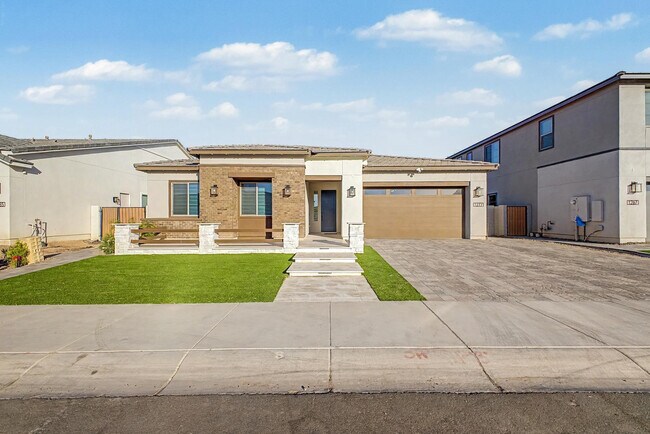 Building Photo - 1277 E Tonto Dr
