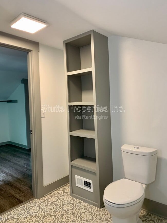 Building Photo - 617 Howell St